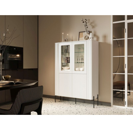 VERA vitrína 110 bílá (1 ks)=2 str. ) VERA vitrína 110 bílá (1 ks)=2 str. )