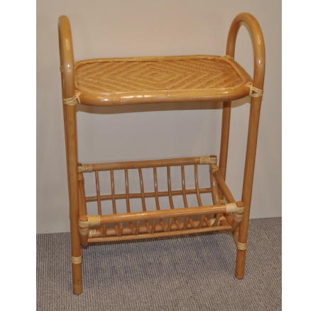 Ratanový stolek na telefon