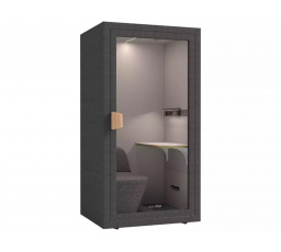 Kabina Tuesday, Storm