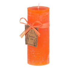 Svíčka, tvar válec - bez vůně, parafín, barva oranžová.